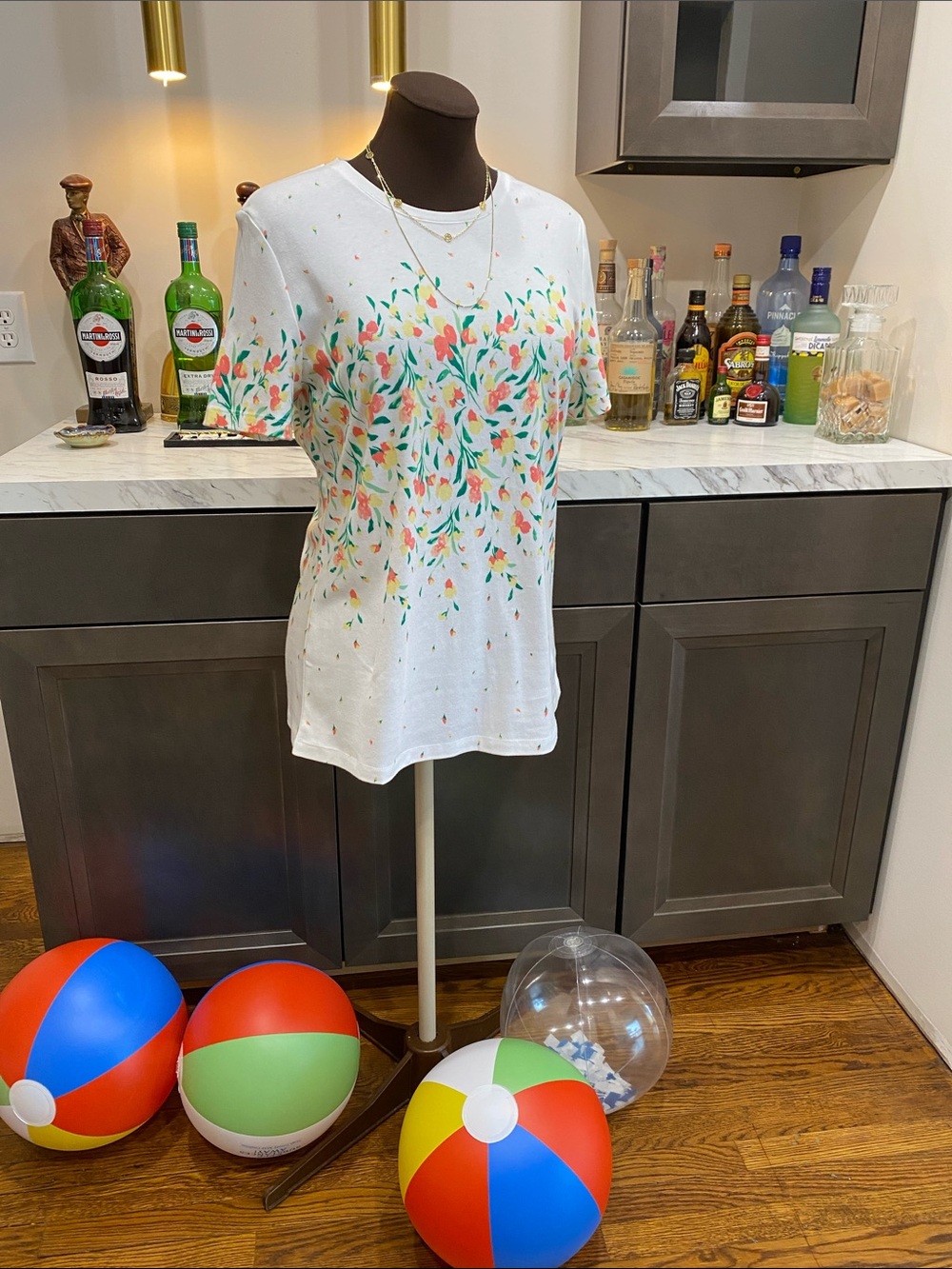 Kim Rogers Iris Bud floral Tee - Lightweight small medium colorful pop pullover